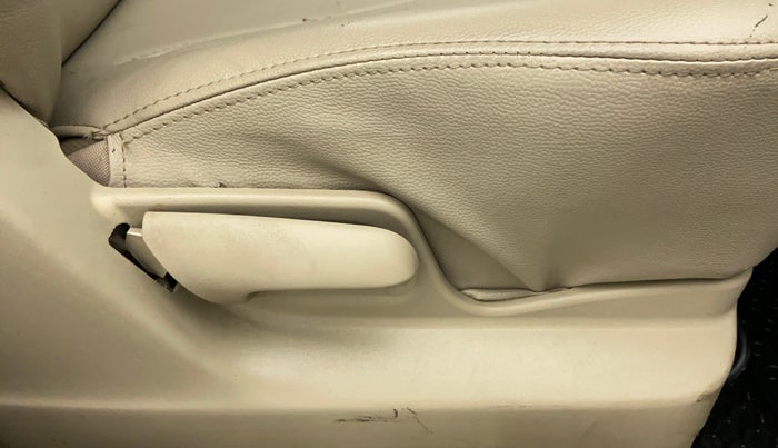 2017 Maruti Ertiga VDI SHVS, Diesel, Manual, 17,714 km, Driver Side Adjustment Panel