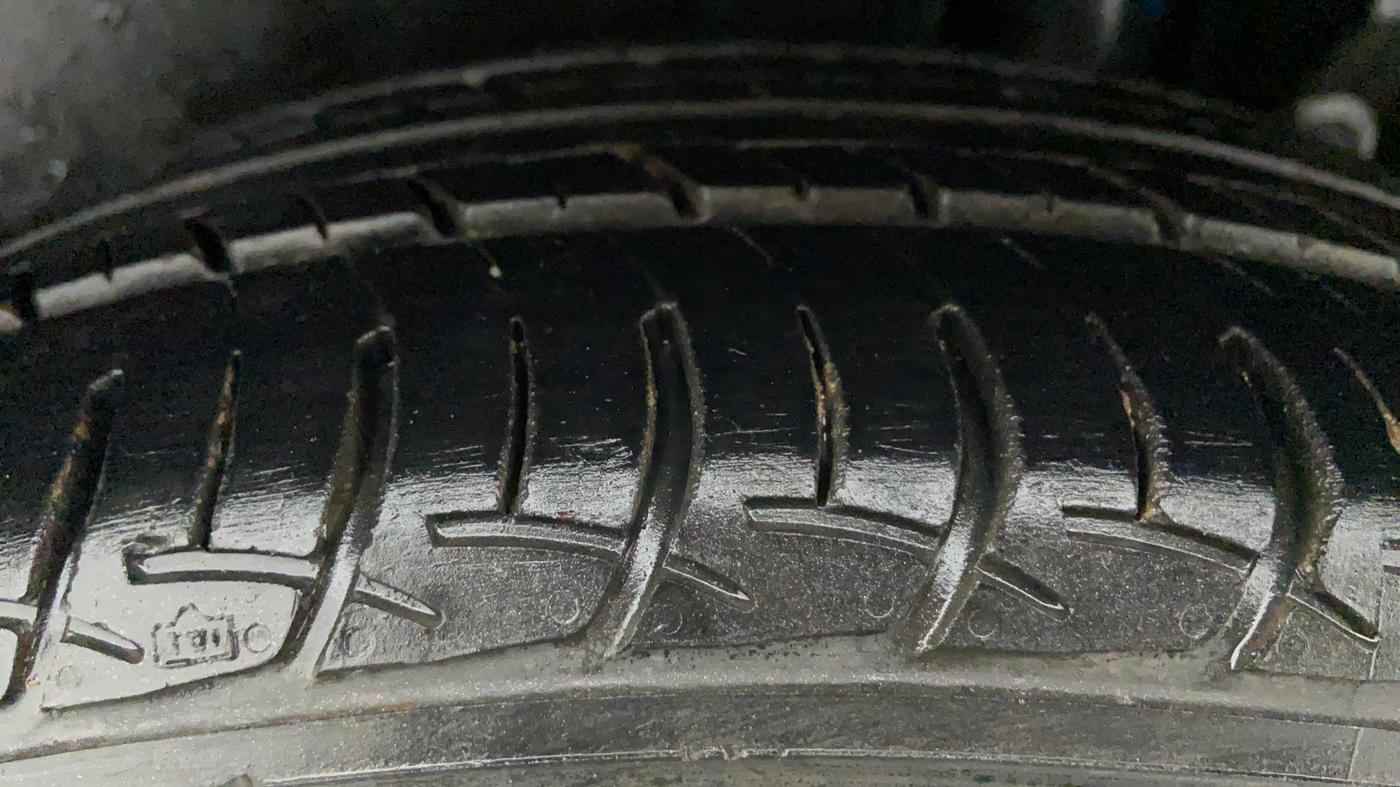 2017 Maruti Ertiga VDI SHVS, Diesel, Manual, 17,714 km, Left Rear Tyre Tread