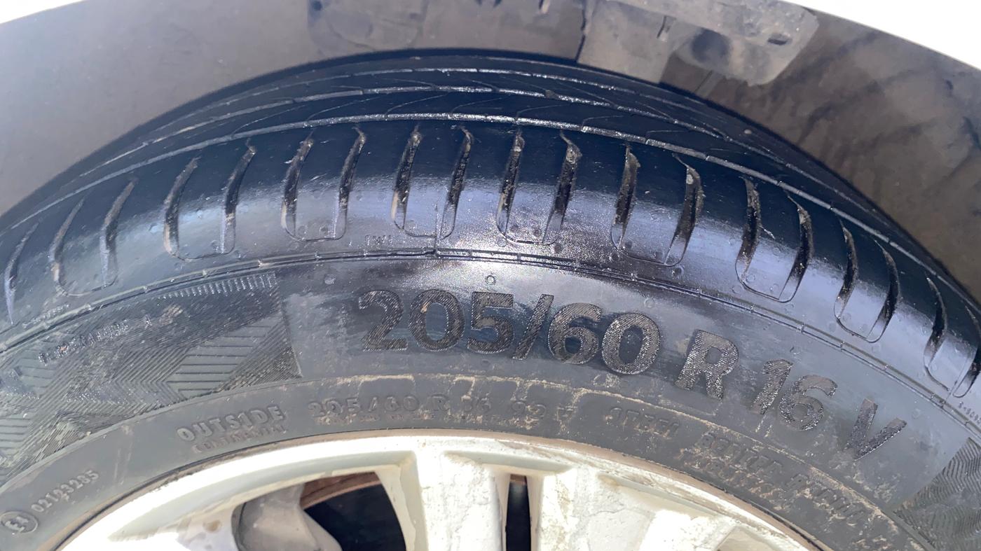 2021 Hyundai New Elantra 2.0 SX MT PETROL, Petrol, Manual, 38,094 km, Left Front Tyre Tread