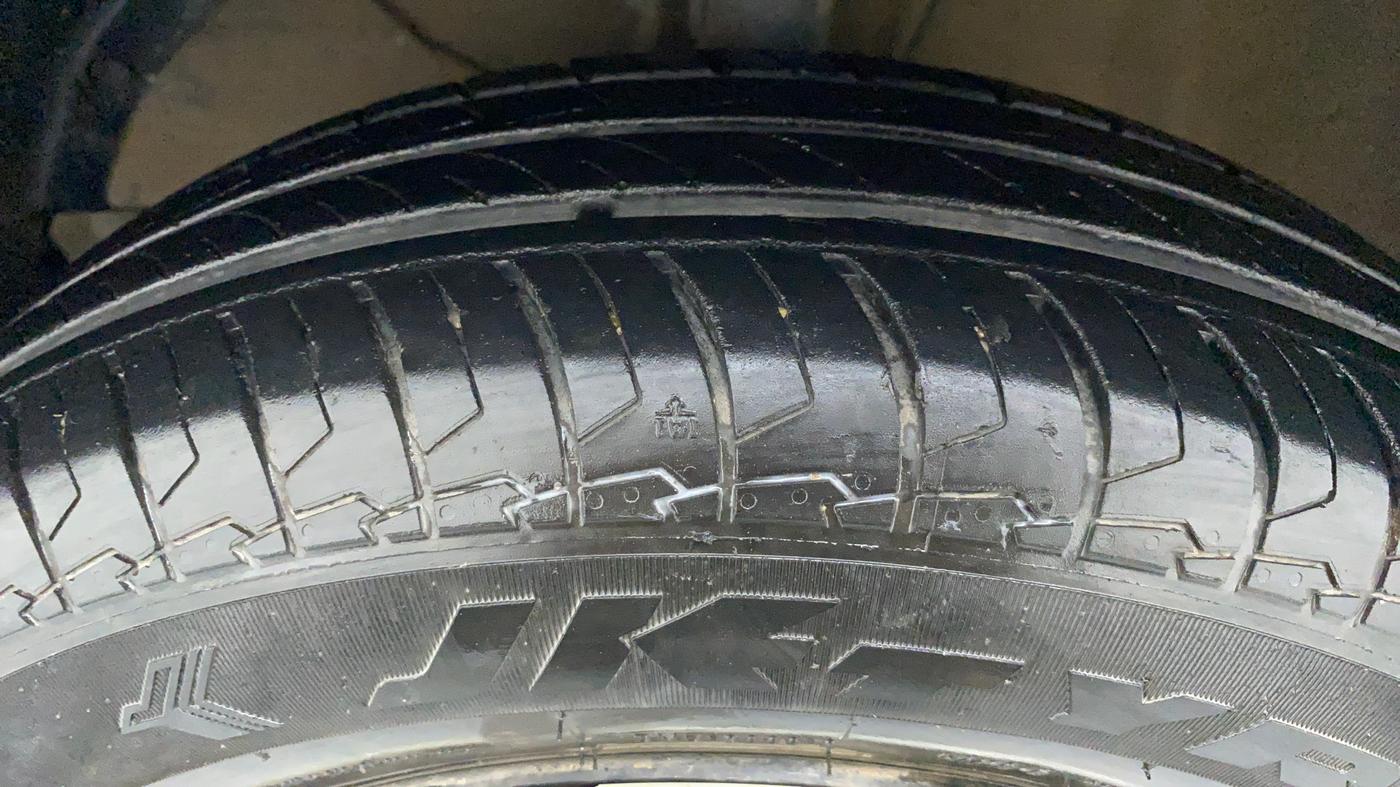 2020 Maruti Dzire VXI, Petrol, Manual, 22,652 km, Left Front Tyre Tread