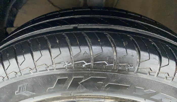 2020 Maruti Dzire VXI, Petrol, Manual, 22,652 km, Left Front Tyre Tread