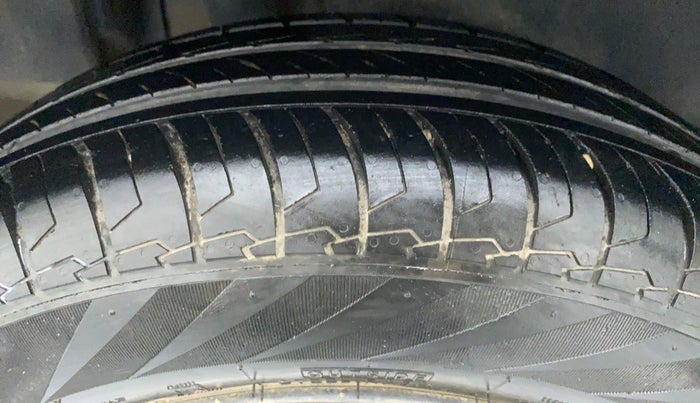 2020 Maruti Dzire VXI, Petrol, Manual, 22,652 km, Right Rear Tyre Tread