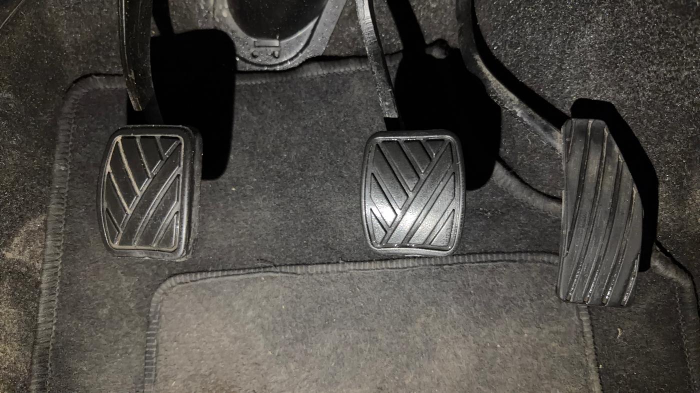 2015 Maruti Wagon R 1.0 VXI, Petrol, Manual, 11,326 km, Pedals