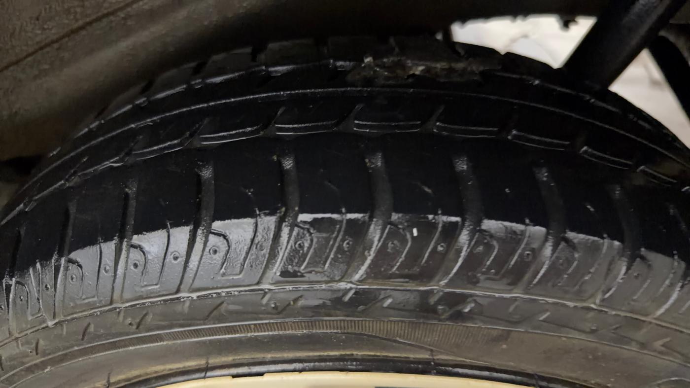 2015 Maruti Wagon R 1.0 VXI, Petrol, Manual, 11,326 km, Left Rear Tyre Tread
