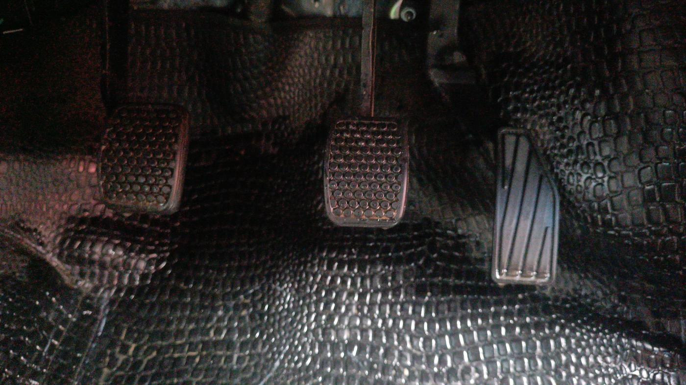2020 Maruti Alto VXI PLUS, Petrol, Manual, 14,065 km, Pedals