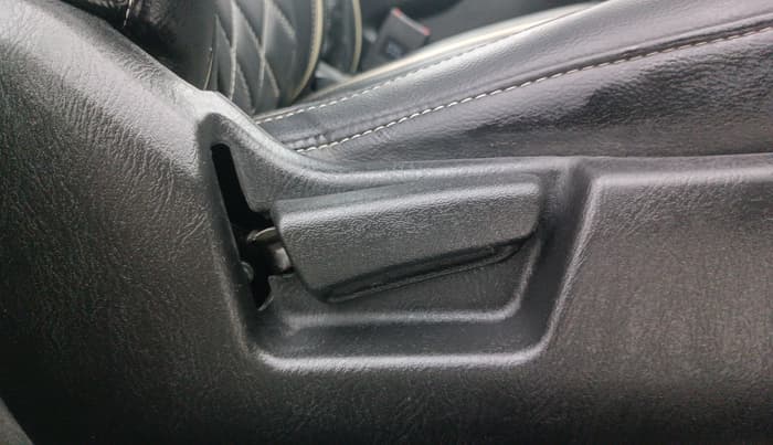 2020 Maruti Alto VXI PLUS, Petrol, Manual, 14,065 km, Driver Side Adjustment Panel