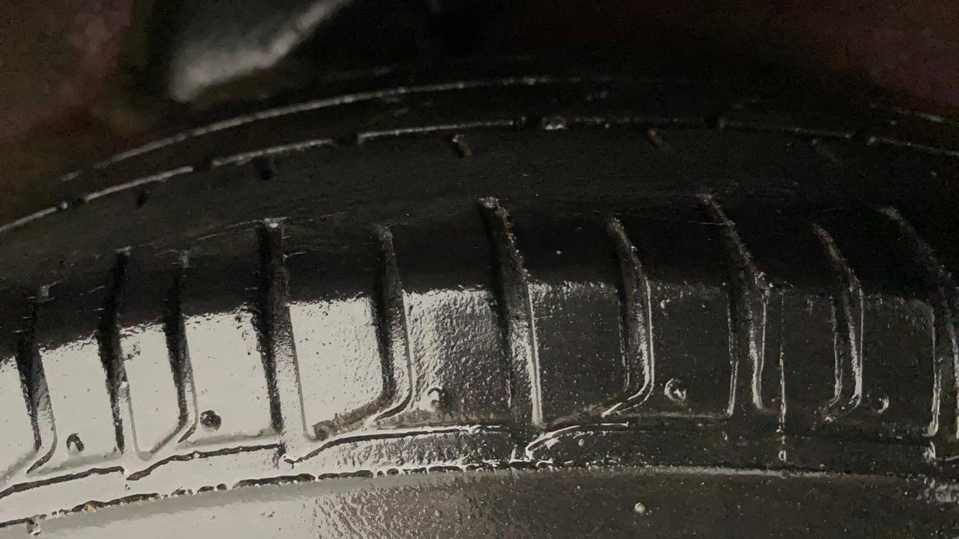 2014 Hyundai i10 SPORTZ 1.1, Petrol, Manual, 37,958 km, Left Rear Tyre Tread