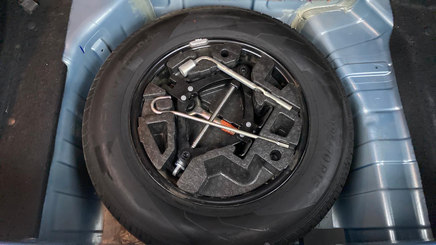 2021 Tata PUNCH ACCOMPLISHED DAZZLE PACK MT, Petrol, Manual, 11,070 km, Spare Tyre