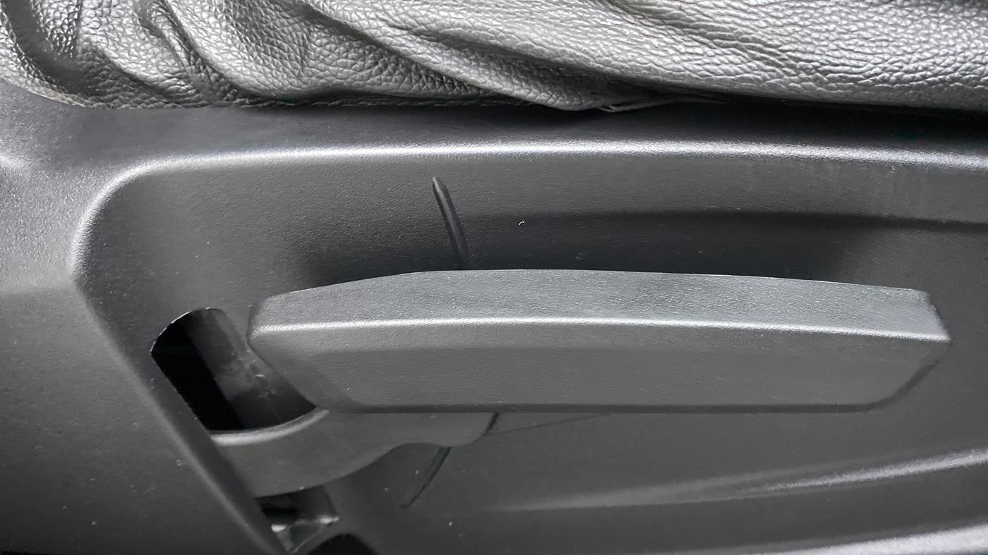 2021 Tata PUNCH ACCOMPLISHED DAZZLE PACK MT, Petrol, Manual, 11,070 km, Driver Side Adjustment Panel