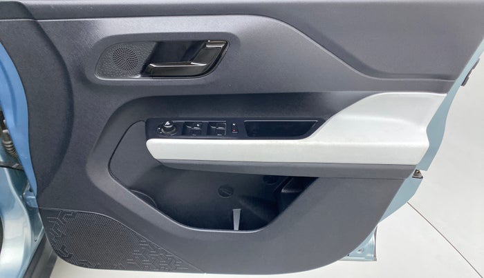 2021 Tata PUNCH ACCOMPLISHED DAZZLE PACK MT, Petrol, Manual, 11,070 km, Driver Side Door Panels Control