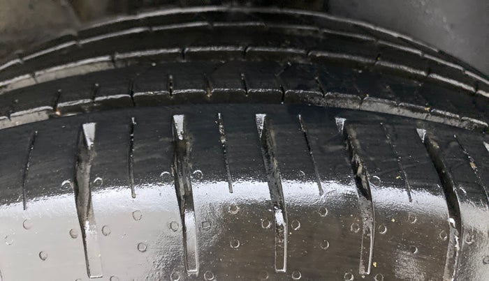 2021 Tata PUNCH ACCOMPLISHED DAZZLE PACK MT, Petrol, Manual, 11,070 km, Left Rear Tyre Tread