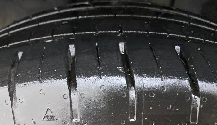 2021 Tata PUNCH ACCOMPLISHED DAZZLE PACK MT, Petrol, Manual, 11,070 km, Left Front Tyre Tread