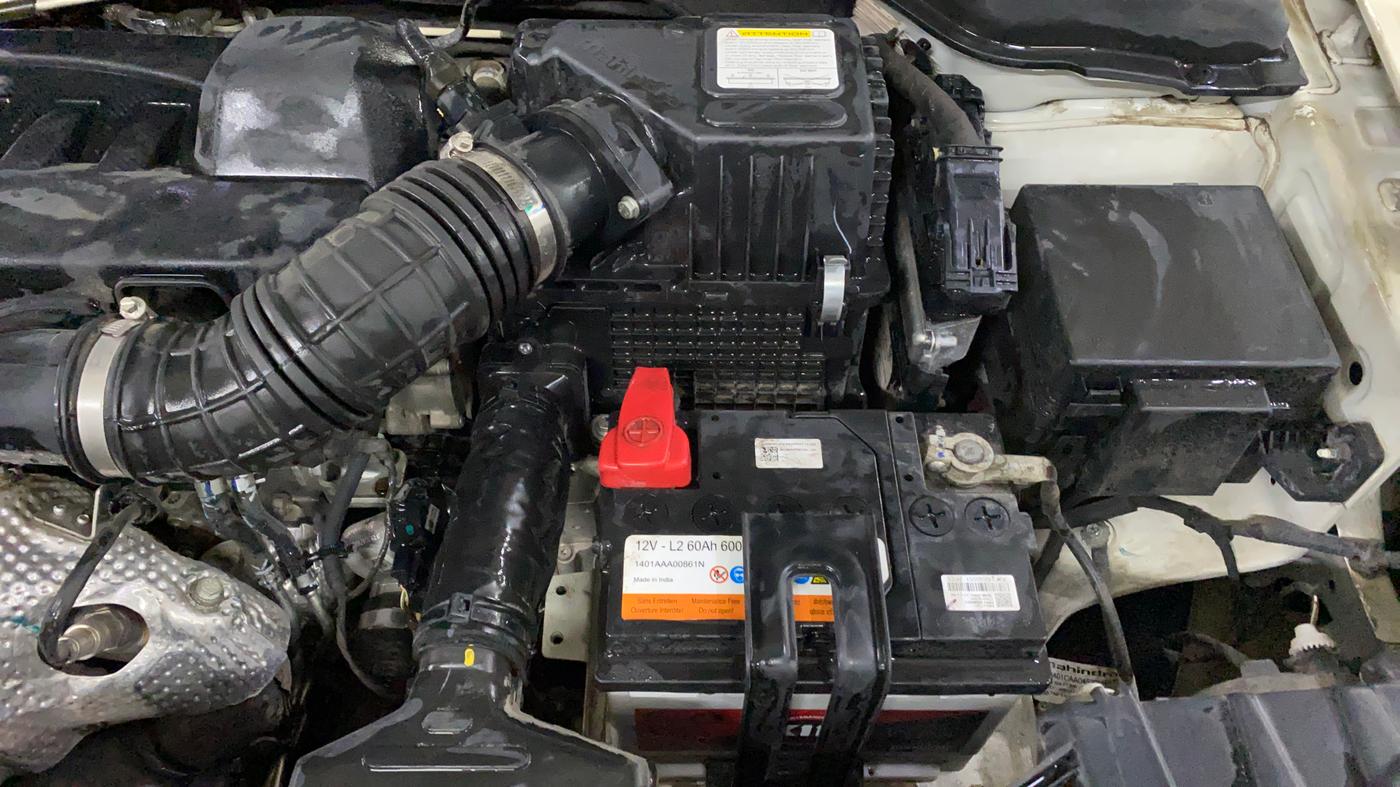 2022 Mahindra XUV300 W6 1.5 DIESEL AMT, Diesel, Automatic, 41,647 km, Engine View - Left