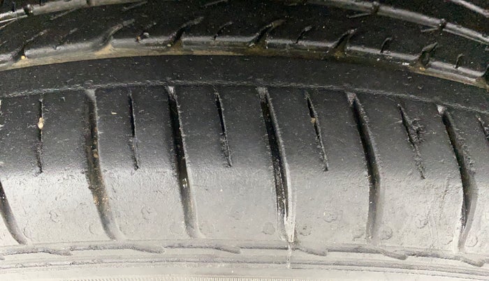 2022 KIA SELTOS HTK PLUS 1.5, Petrol, Manual, 31,070 km, Left Front Tyre Tread