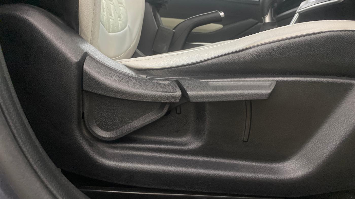 2021 KIA SELTOS HTK PLUS 1.5 IMT, Petrol, Manual, 52,799 km, Driver Side Adjustment Panel