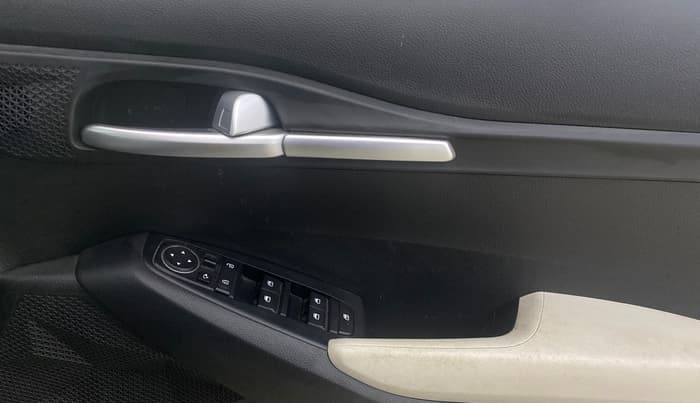 2021 KIA SELTOS HTK PLUS 1.5 IMT, Petrol, Manual, 52,799 km, Driver Side Door Panels Control