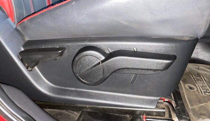 2021 Mahindra Thar LX  P 4WD AT CONVERTIBLE, Petrol, Automatic, 51,580 km, Driver Side Adjustment Panel