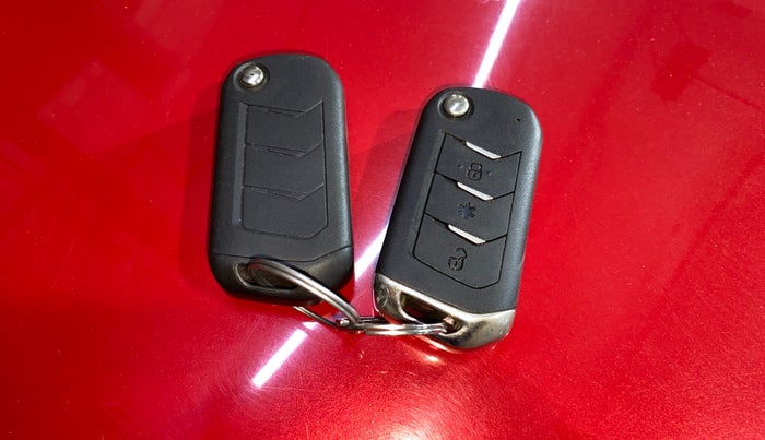 2021 Mahindra Thar LX  P 4WD AT CONVERTIBLE, Petrol, Automatic, 51,580 km, Key Close Up