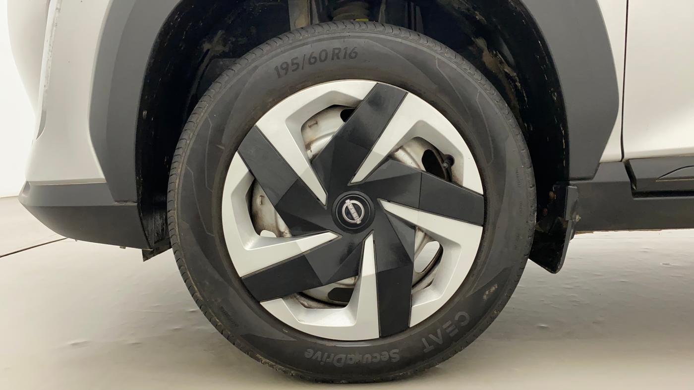 2022 Nissan MAGNITE XE, Petrol, Manual, 13,589 km, Left Front Wheel