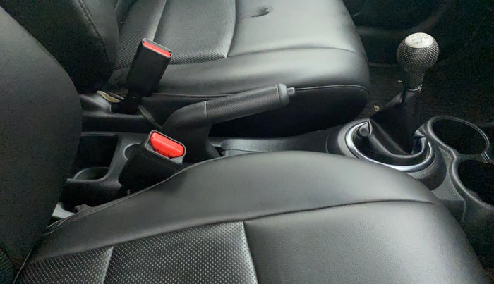 2016 Honda BR-V 1.5L I-VTEC S, Petrol, Manual, 26,795 km, Gear Lever