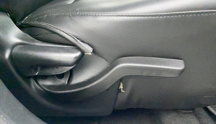 2016 Honda BR-V 1.5L I-VTEC S, Petrol, Manual, 26,795 km, Driver Side Adjustment Panel