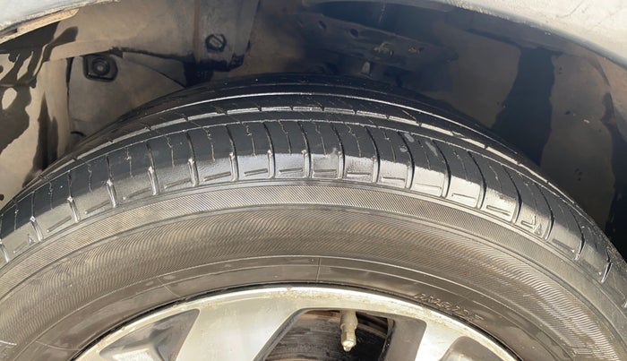 2017 Honda BR-V 1.5L I-VTEC V CVT, Petrol, Automatic, 1,00,388 km, Left Front Tyre Tread