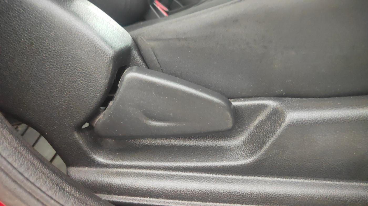 2017 Renault Kwid RXL 1.0 AMT, Petrol, Automatic, 19,851 km, Driver Side Adjustment Panel