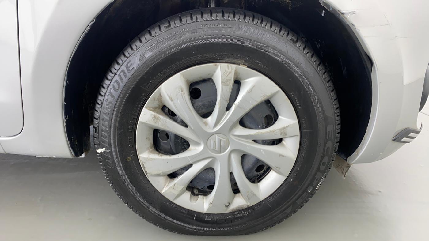 2020 Maruti Swift VXI D, Petrol, Manual, 20,892 km, Right Front Wheel