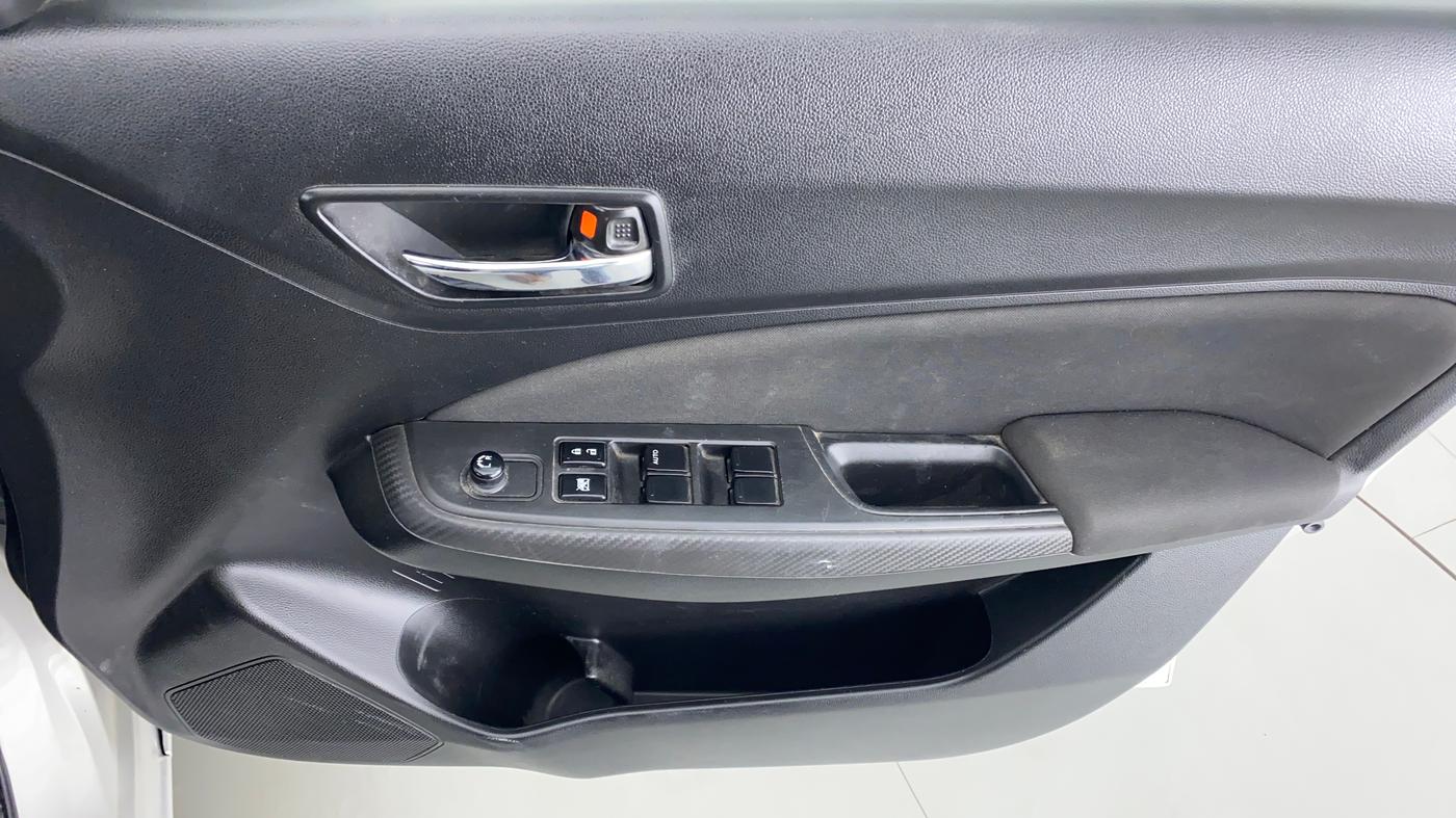 2020 Maruti Swift VXI D, Petrol, Manual, 20,892 km, Driver Side Door Panels Control