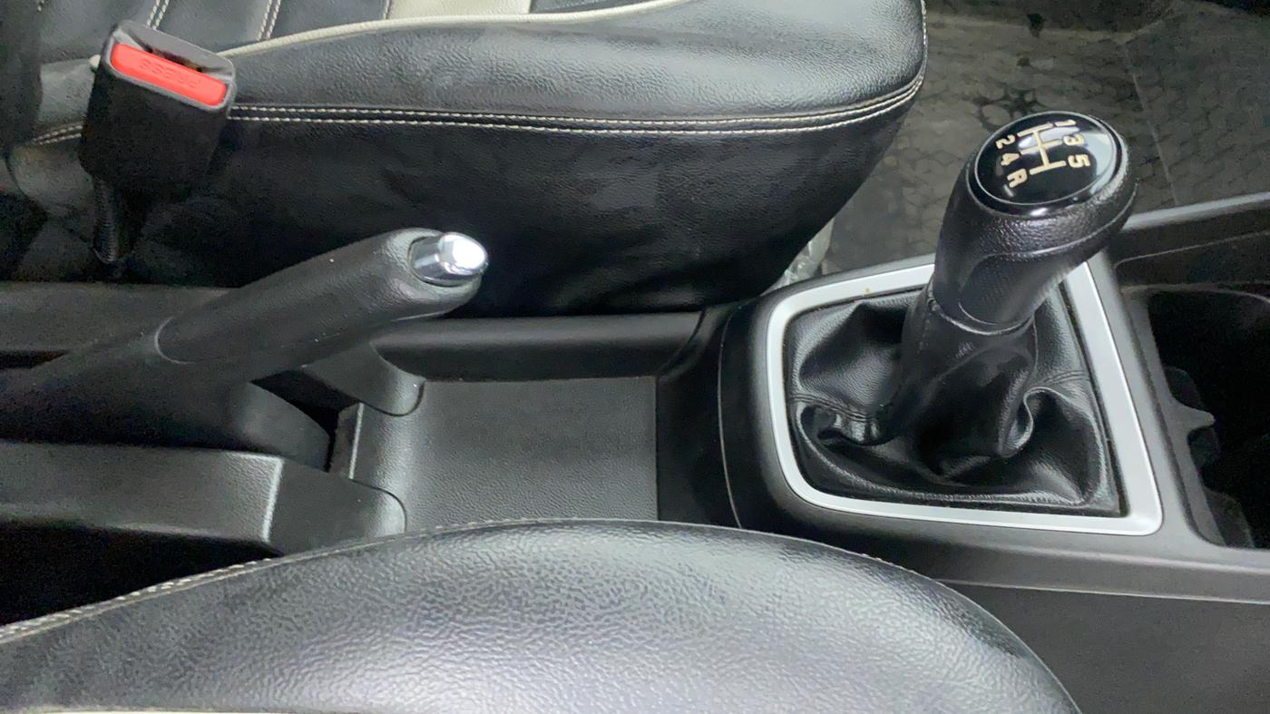 2020 Maruti Swift VXI D, Petrol, Manual, 20,892 km, Gear Lever
