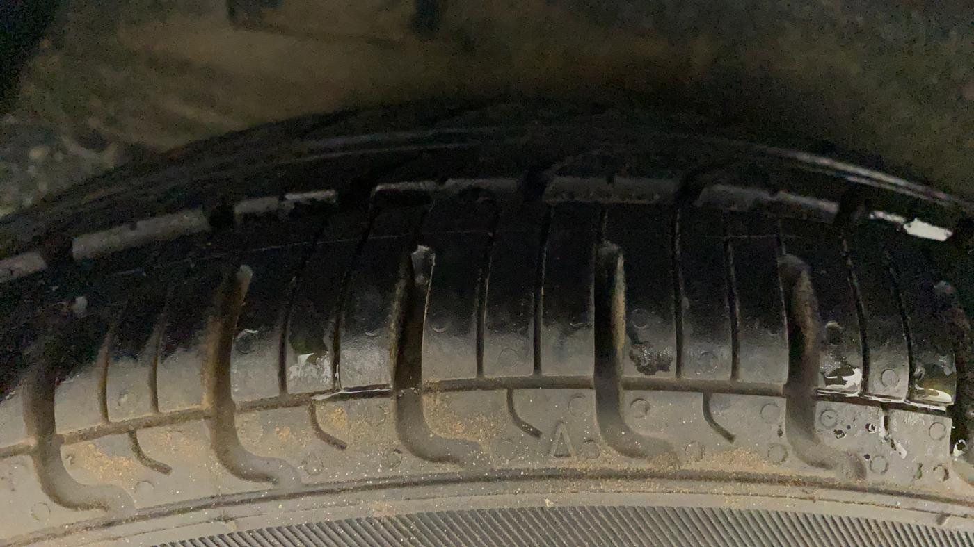 2011 Hyundai i10 MAGNA 1.2, Petrol, Manual, 74,587 km, Right Rear Tyre Tread