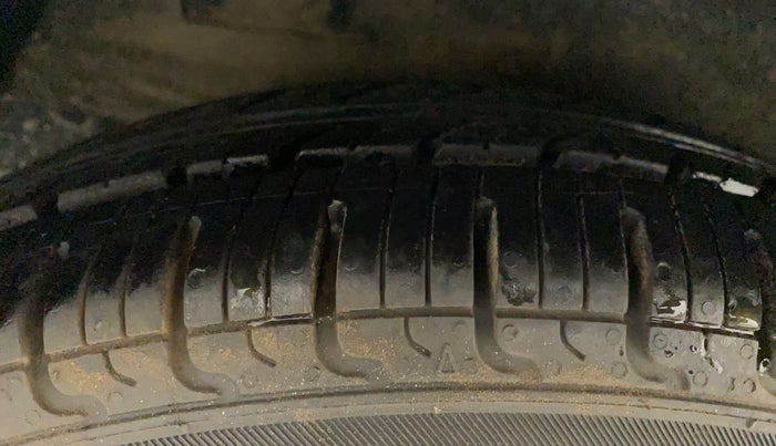 2011 Hyundai i10 MAGNA 1.2, Petrol, Manual, 74,587 km, Right Rear Tyre Tread