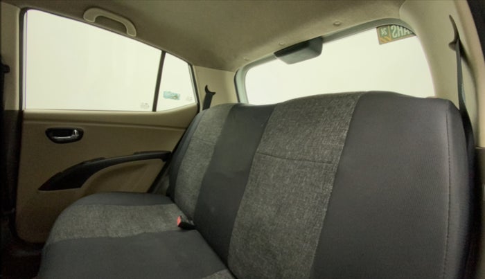 2011 Hyundai i10 MAGNA 1.2, Petrol, Manual, 74,587 km, Right Side Rear Door Cabin