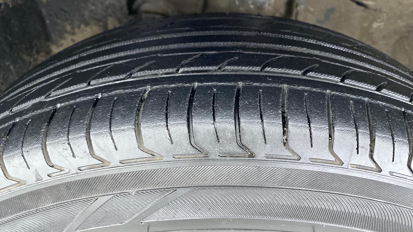 2015 Nissan Micra Active XV S, Petrol, Manual, 50,997 km, Left Front Tyre Tread