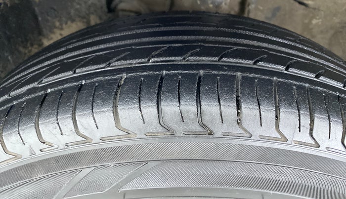 2015 Nissan Micra Active XV S, Petrol, Manual, 50,997 km, Left Front Tyre Tread