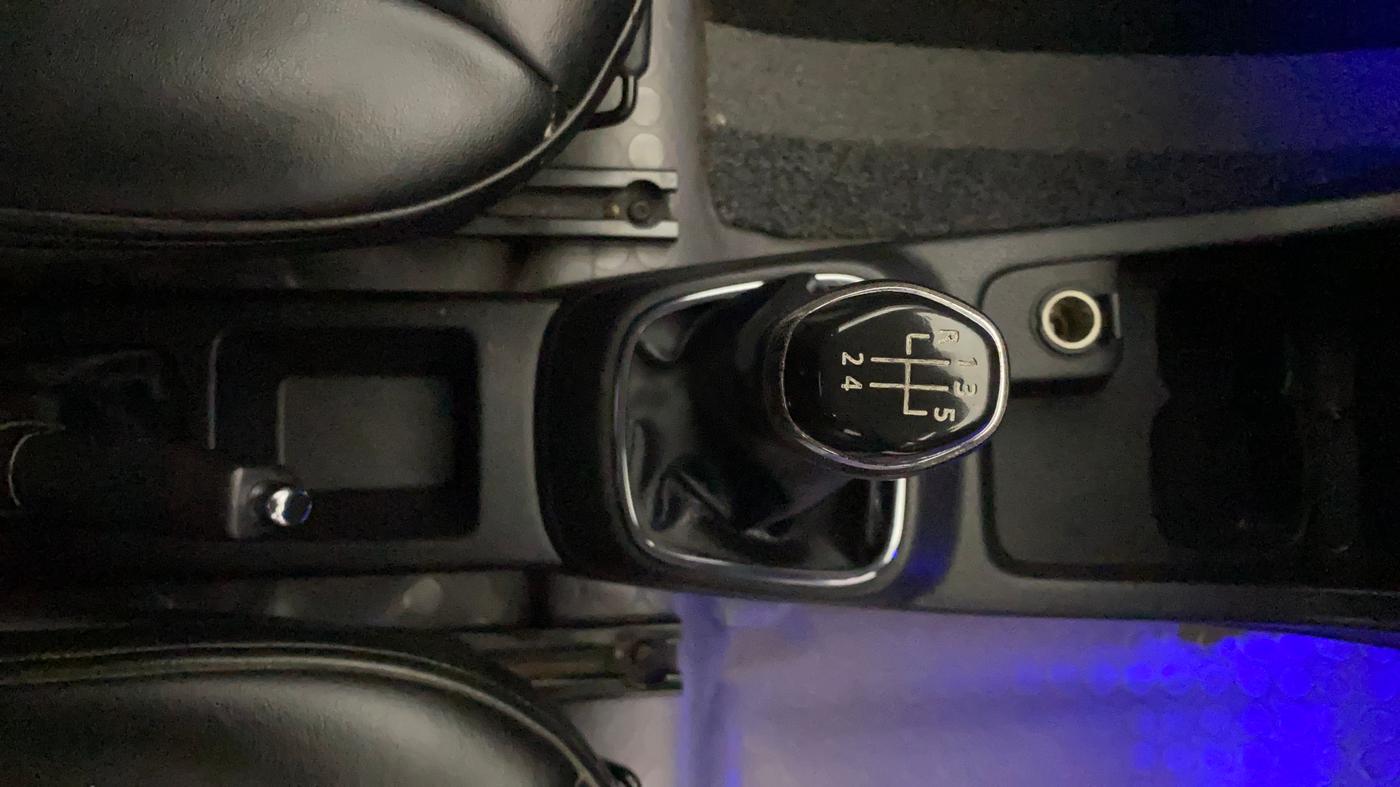 2019 Renault Kwid RXT 1.0, Petrol, Manual, 74,578 km, Gear Lever
