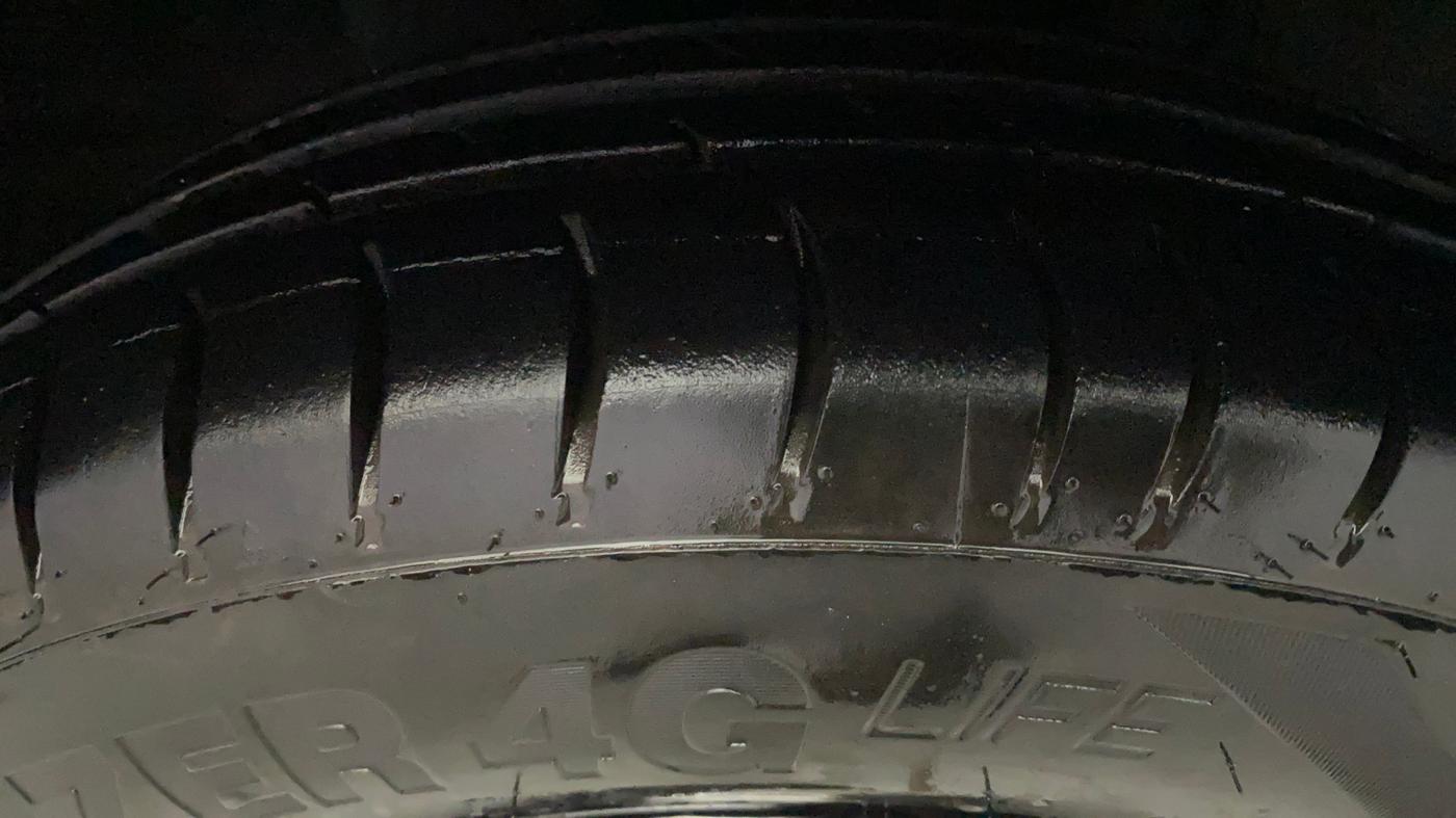 2019 Renault Kwid RXT 1.0, Petrol, Manual, 74,578 km, Right Front Tyre Tread
