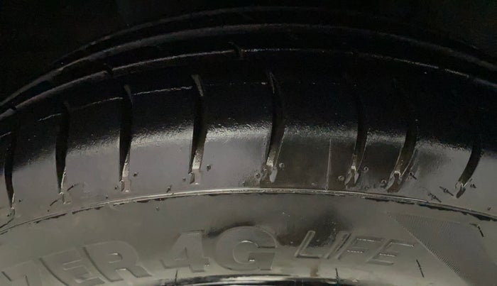 2019 Renault Kwid RXT 1.0, Petrol, Manual, 74,559 km, Right Front Tyre Tread