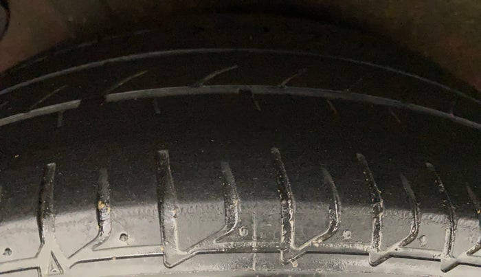 2017 Hyundai Verna 1.6 VTVT SX, Petrol, Manual, 31,198 km, Right Rear Tyre Tread