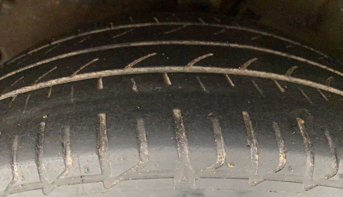 2017 Hyundai Verna 1.6 VTVT SX, Petrol, Manual, 31,198 km, Left Front Tyre Tread