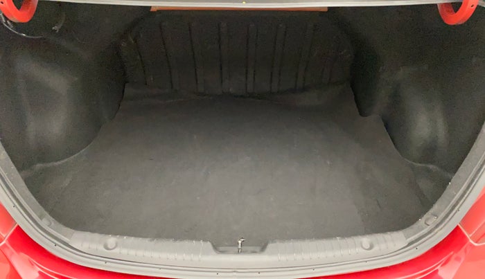 2017 Hyundai Verna 1.6 VTVT SX, Petrol, Manual, 31,198 km, Boot Inside