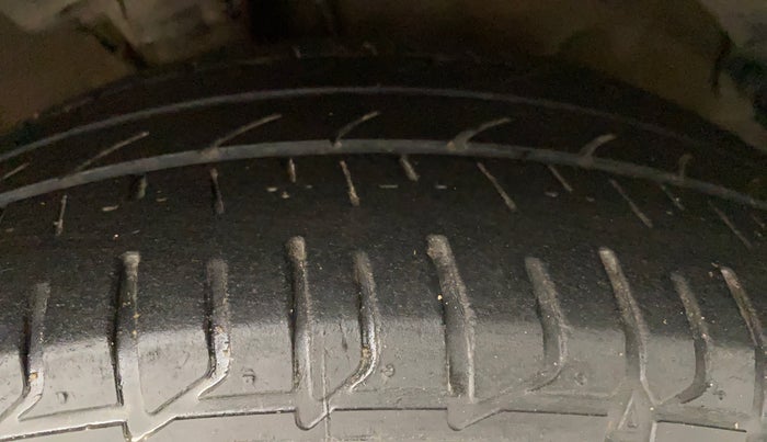 2017 Hyundai Verna 1.6 VTVT SX, Petrol, Manual, 31,198 km, Right Front Tyre Tread