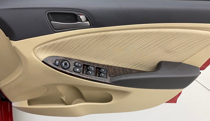 2017 Hyundai Verna 1.6 VTVT SX, Petrol, Manual, 31,198 km, Driver Side Door Panels Control