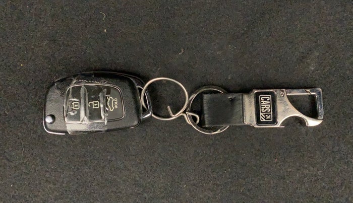 2017 Hyundai Verna 1.6 VTVT SX, Petrol, Manual, 31,198 km, Key Close Up