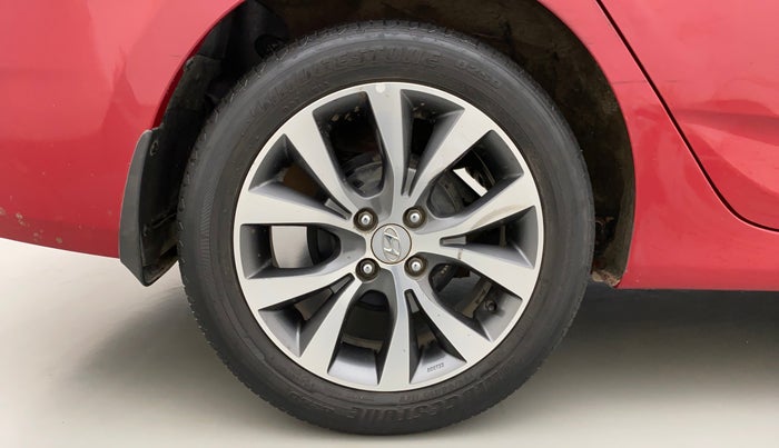 2017 Hyundai Verna 1.6 VTVT SX, Petrol, Manual, 31,198 km, Right Rear Wheel