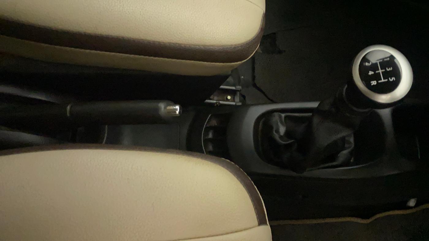 2013 Maruti Wagon R 1.0 VXI, Petrol, Manual, 34,913 km, Gear Lever