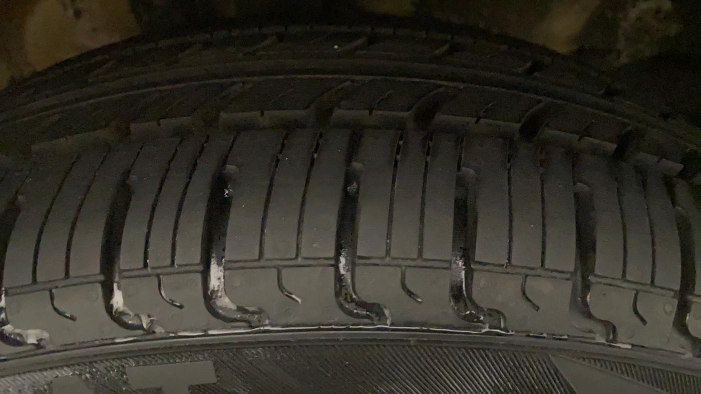 2013 Maruti Wagon R 1.0 VXI, Petrol, Manual, 34,913 km, Right Front Tyre Tread