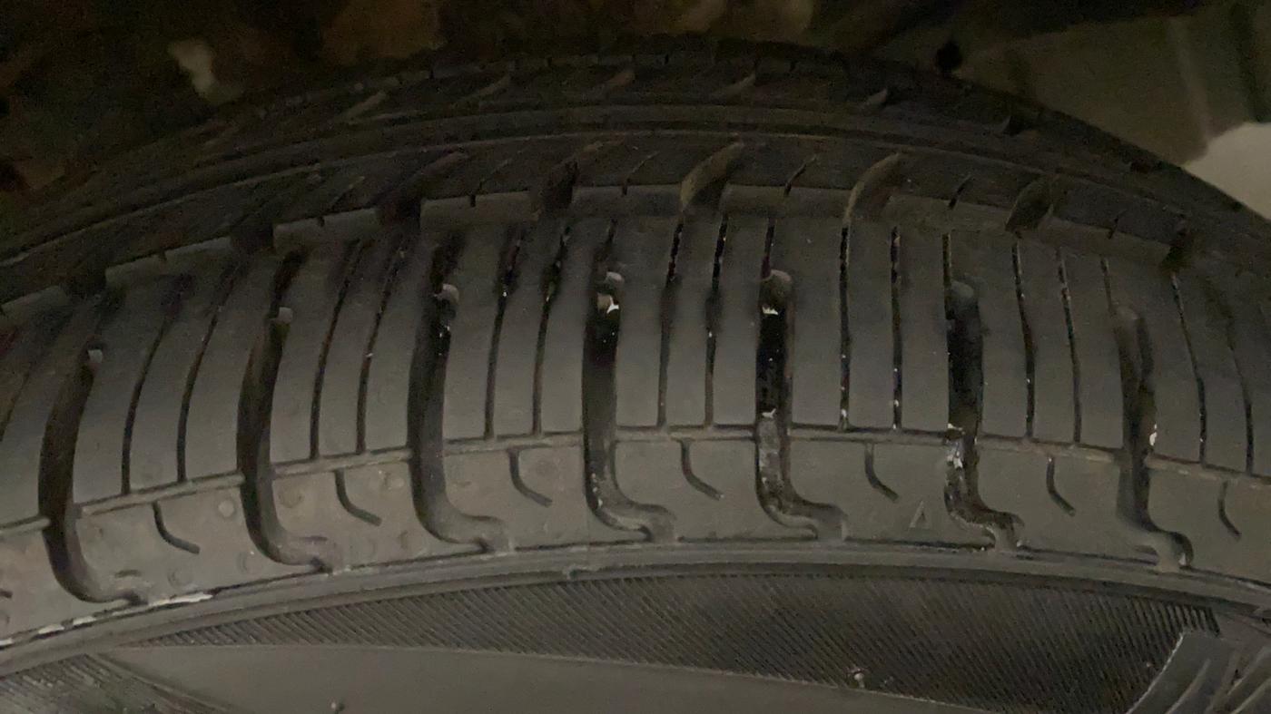 2013 Maruti Wagon R 1.0 VXI, Petrol, Manual, 34,913 km, Left Rear Tyre Tread