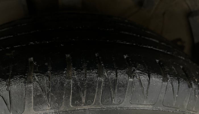 2020 KIA SONET HTK PLUS 1.2, Petrol, Manual, 75,101 km, Left Front Tyre Tread