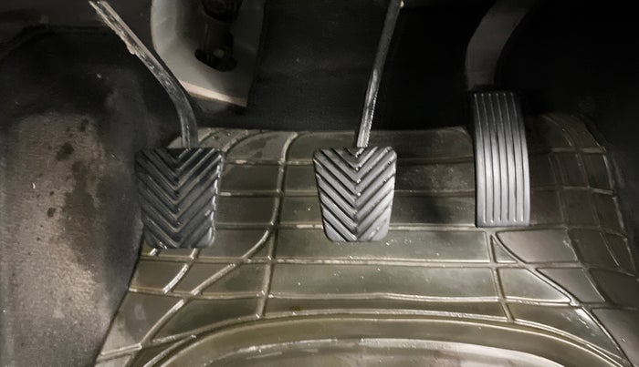 2020 KIA SONET HTK PLUS 1.2, Petrol, Manual, 75,101 km, Pedals